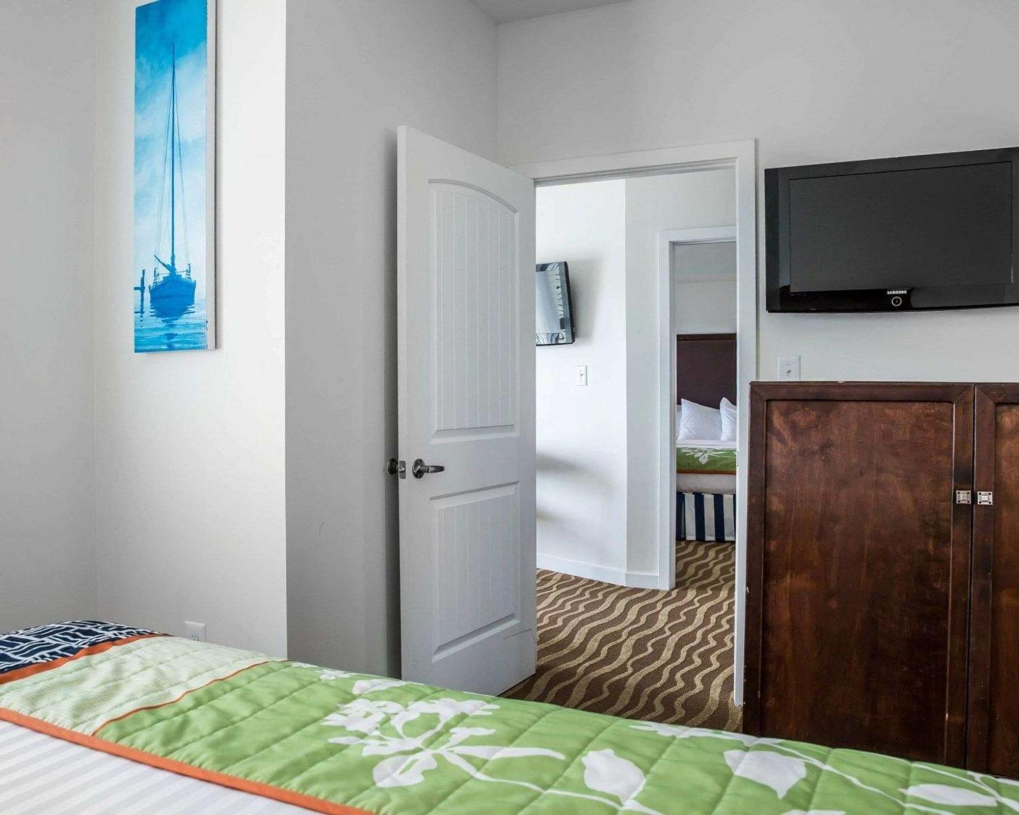 Island Inn & Suites, Ascend Hotel Collection Piney Point Exteriér fotografie