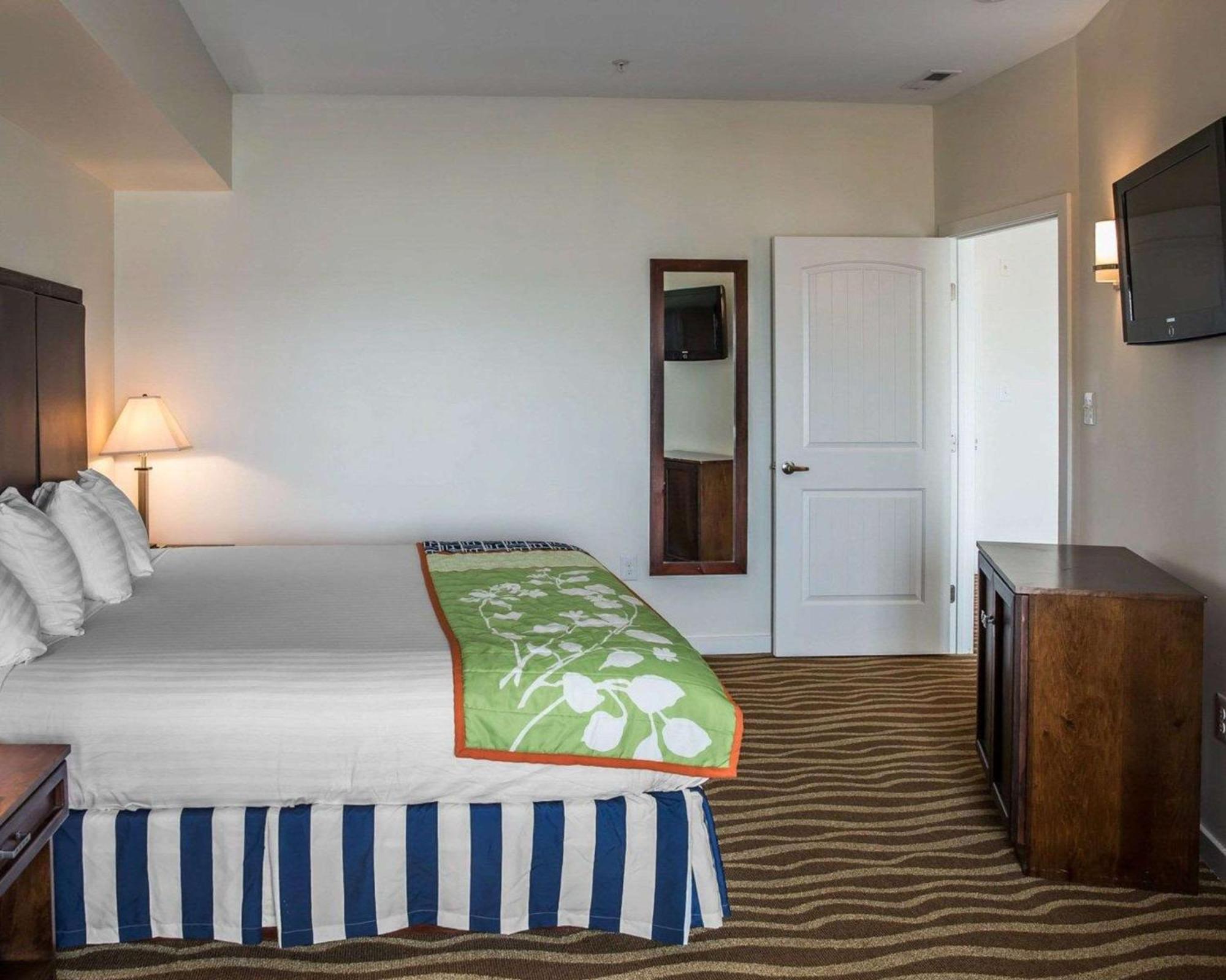 Island Inn & Suites, Ascend Hotel Collection Piney Point Exteriér fotografie