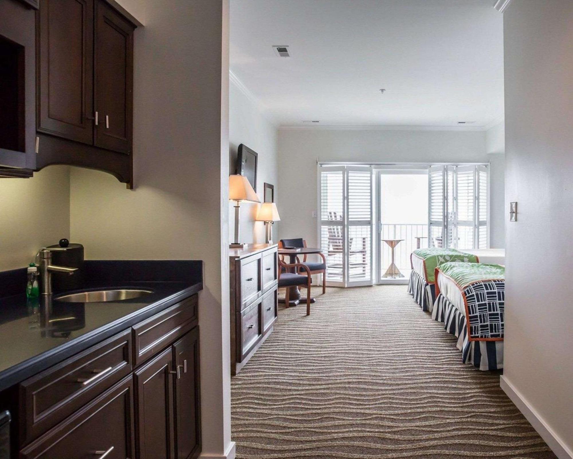 Island Inn & Suites, Ascend Hotel Collection Piney Point Exteriér fotografie