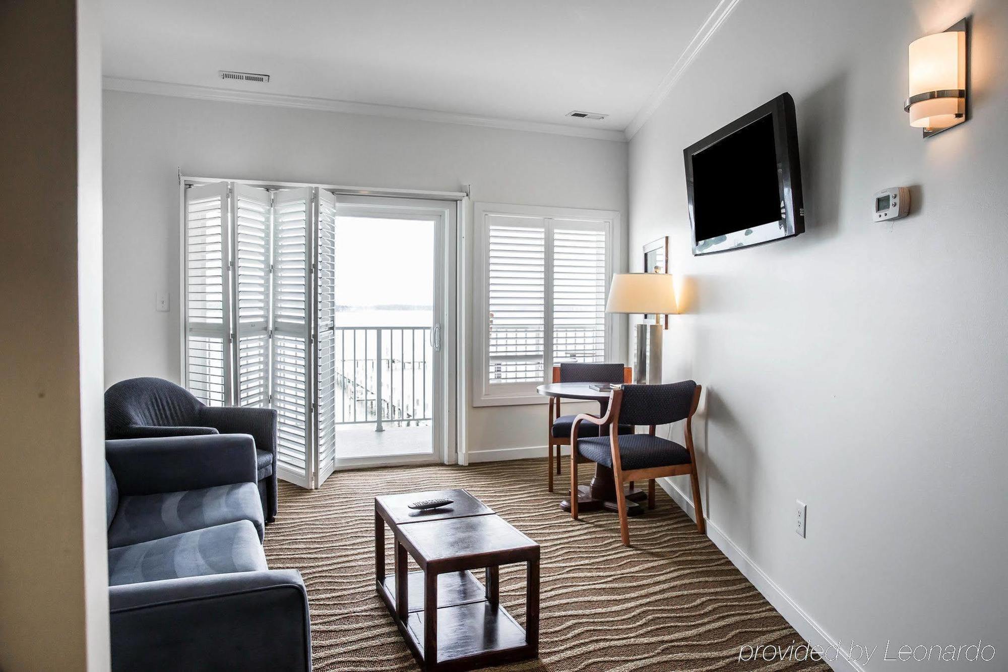 Island Inn & Suites, Ascend Hotel Collection Piney Point Exteriér fotografie